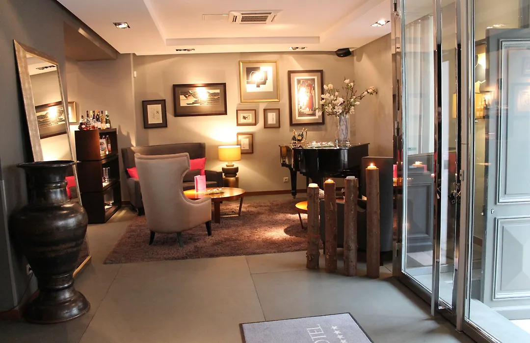 Logis Hotel Villa C Hotel-1
